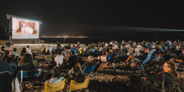 Proiezione spiaggia al festival “Cinema delle Terre del Mare” di Alghero