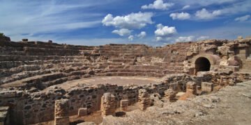 Anfiteatro Romano di Nora. 📷 Depositphotos