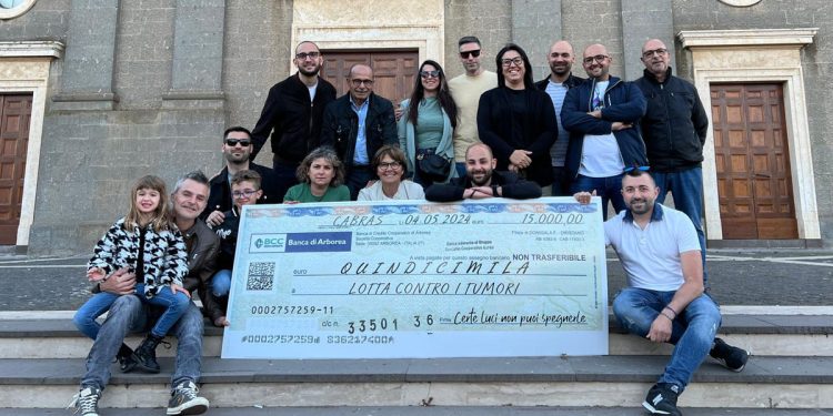“Certe luci non puoi spegnerle”: Cabras illumina la lotta contro il cancro con 15mila euro in beneficenza