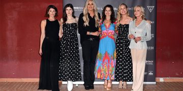 Da sinistra, Gemma Arterton, Alexandra Daddario, Tiziana Rocca, Carla Gugino, Brie Larson e Bo Derek