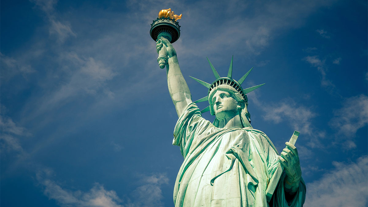 La Statua della Libertà, uno dei simboli di New York. 📷 Depositphotos