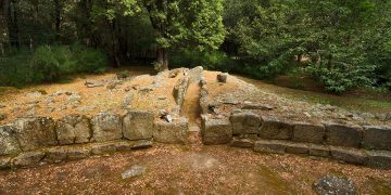 Tomba dei giganti nel Parco Archeologico di Seleni a Lanusei