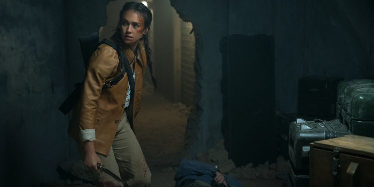 Jessica Alba in “Trigger Warning”. 📷 Ursula Coyote | Netflix