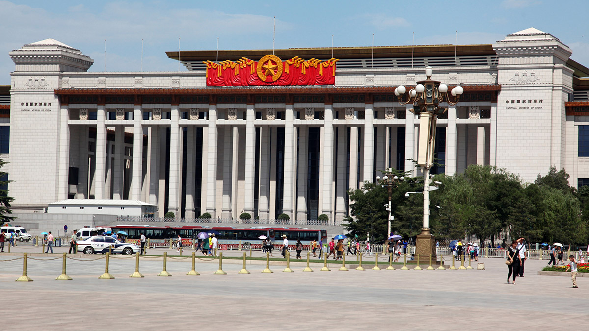 Pechino, Museo Nazionale della Cina in Piazza Tienanmen. 📷 Depositphotos