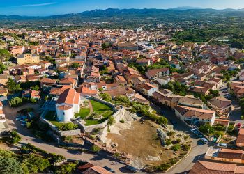 Veduta aerea di Arzachena. 📷 Depositphotos