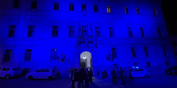 Palazzo Ducale illuminato di blu