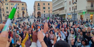 "Una penna al vento" flashmob Pratobello 24 a Sassari